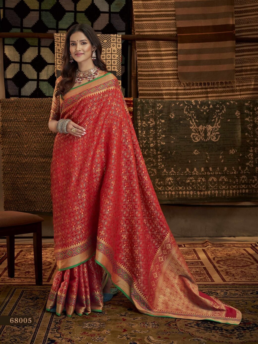 Beautiful Red Banarasi Patola Silk Saree - Image 2