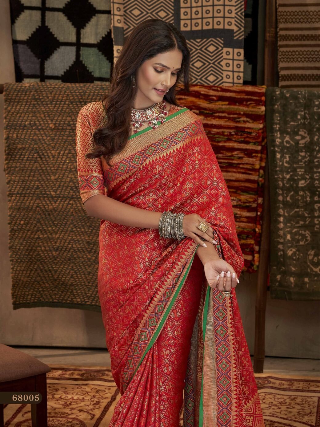 Beautiful Red Banarasi Patola Silk Saree - Image 3