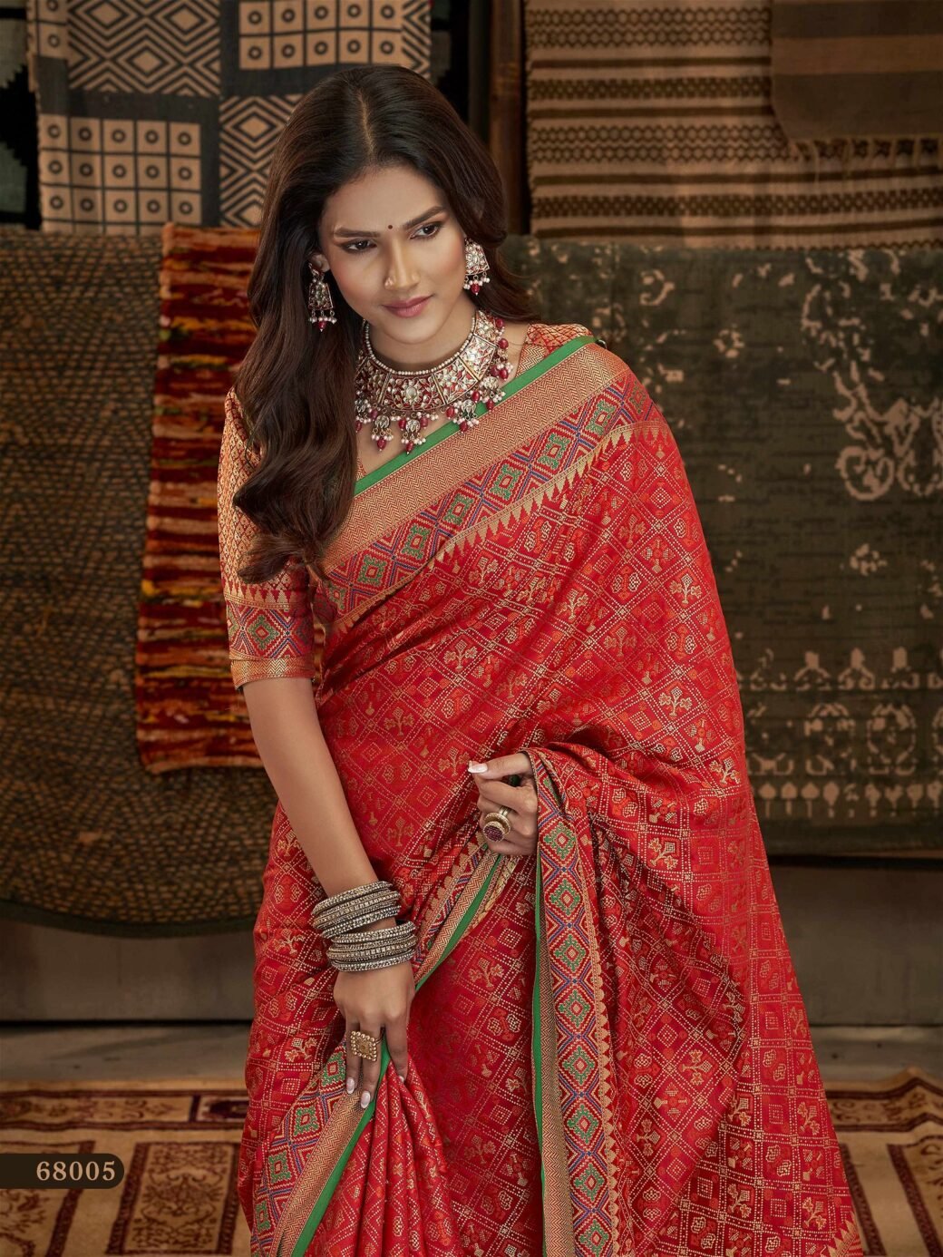 Beautiful Red Banarasi Patola Silk Saree - Image 4