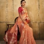 Women's Tissue Silk With Contract Border Weaving Saree
