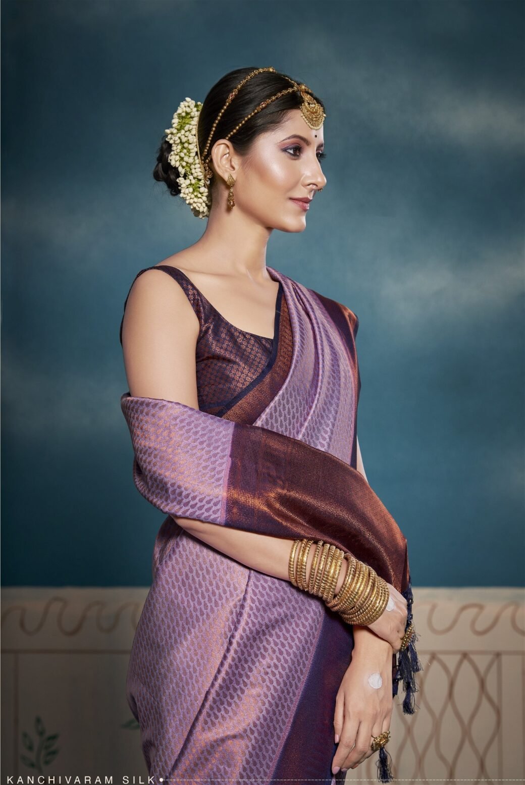 Purple Colour Weaving Kanjivaram Silk Saree With Tassel - Image 2