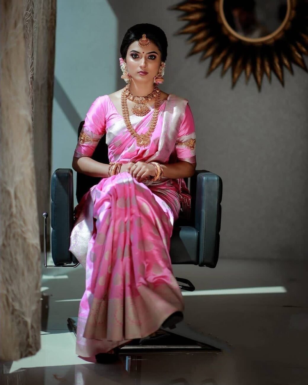 Pink Women's Soft Lichi Silk Saree - Image 3