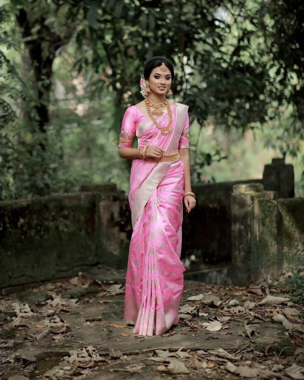 Pink Women's Soft Lichi Silk Saree - Image 4